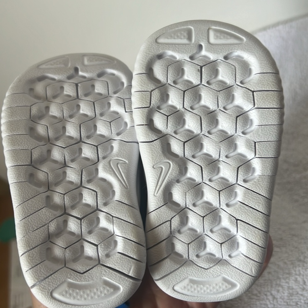 Nike Free Blue and White Infant shoes - Picture 3 of 4